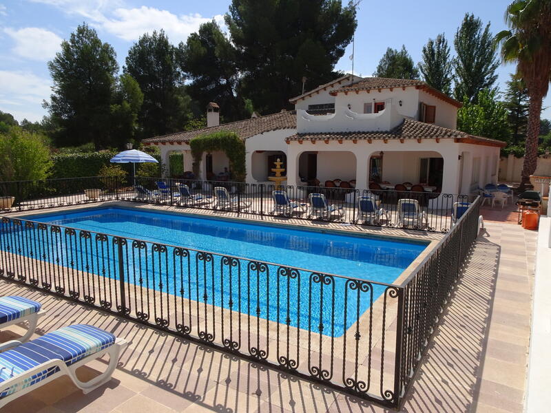 Villa zu verkaufen in Castalla, Alicante