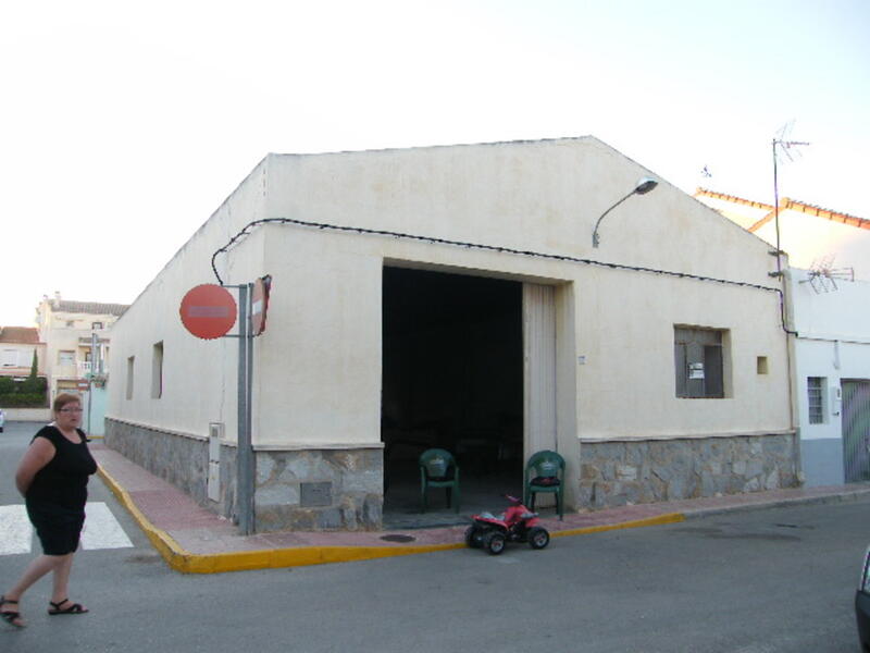 Forretningseiendom til salgs i Daya Vieja, Alicante