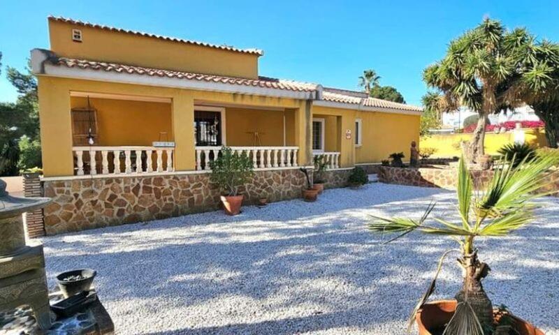 Villa till salu i Pinar de Campoverde, Alicante