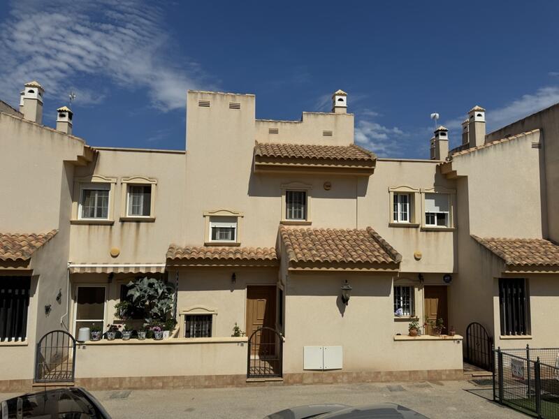городская тюрьма продается в San Miguel de Salinas, Alicante