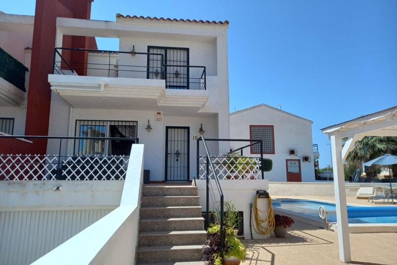 Villa à vendre dans Guardamar del Segura, Alicante