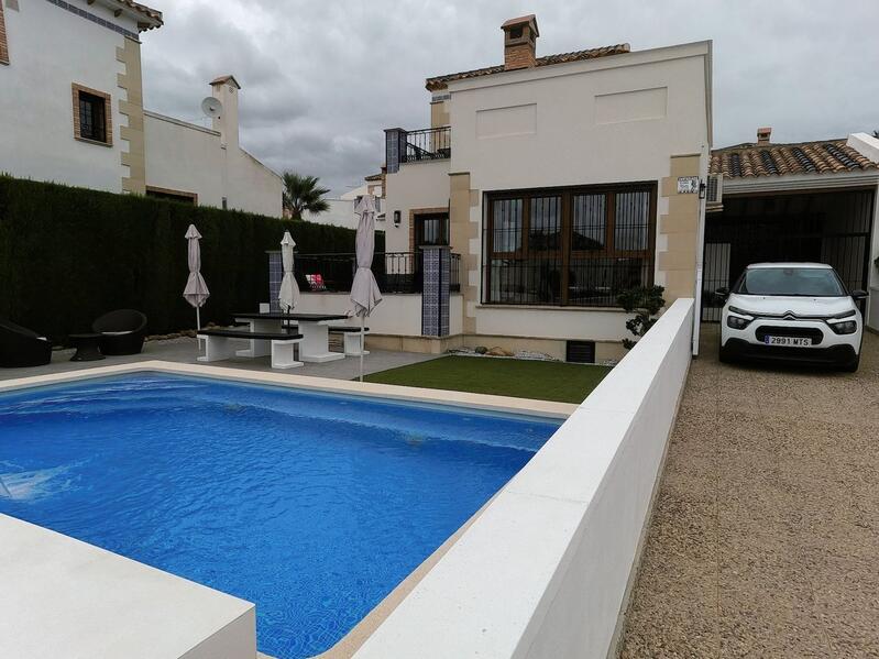 Villa en venta en Algorfa, Alicante