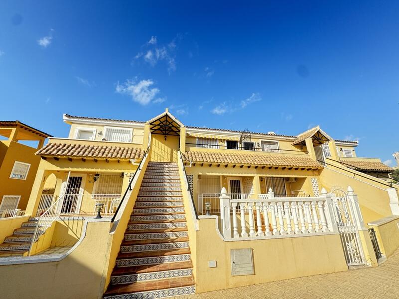 Apartamento en venta en Villamartin, Alicante