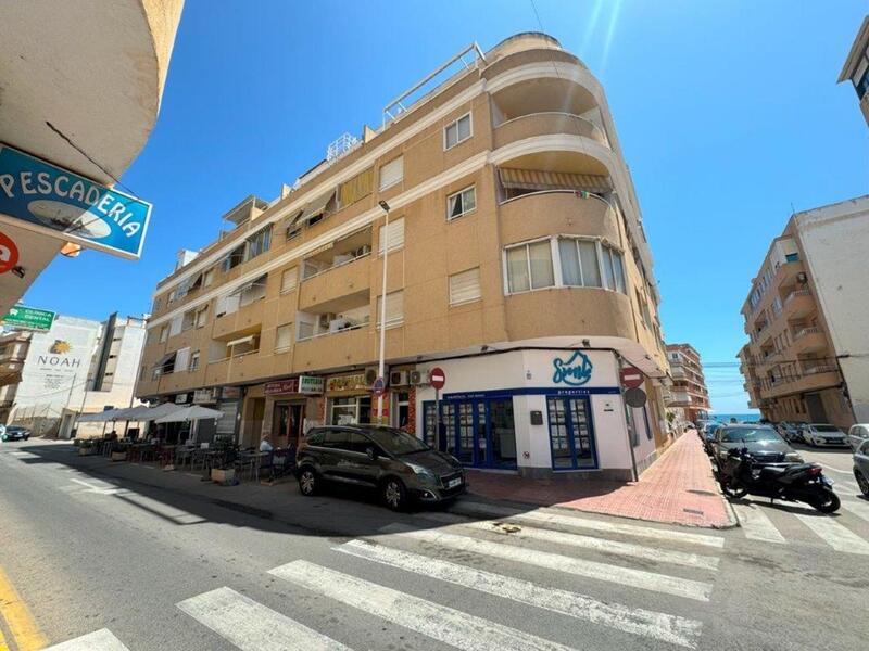 Apartamento en venta en La Mata, Alicante