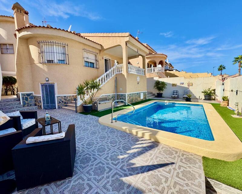 Villa for sale in Ciudad Quesada, Alicante