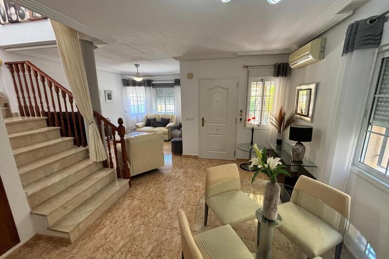 2 Cuarto Villa en venta