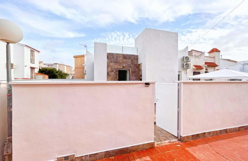 2 Cuarto Villa en venta