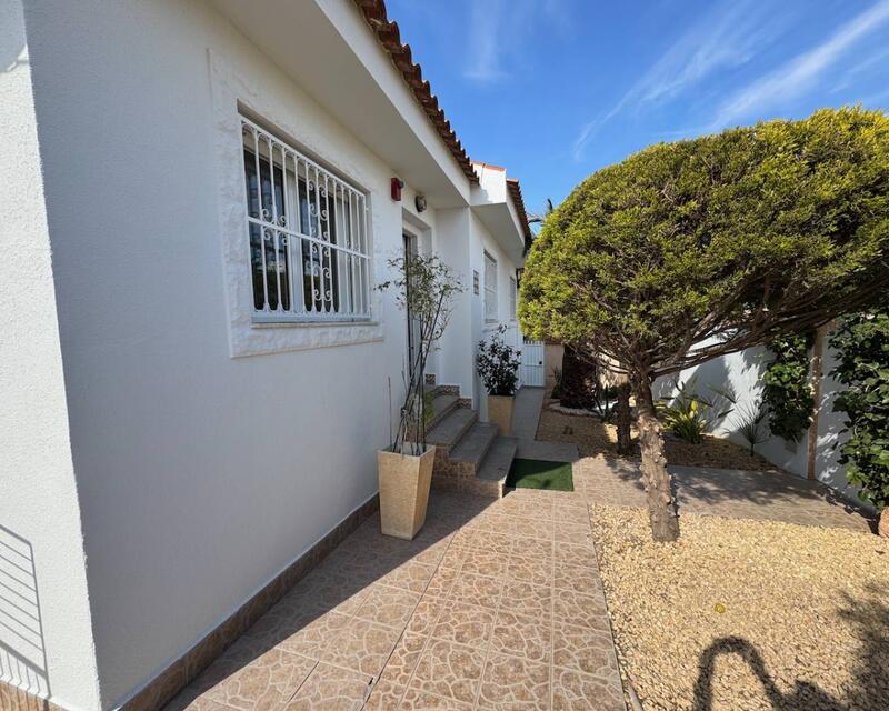 4 Cuarto Villa en venta