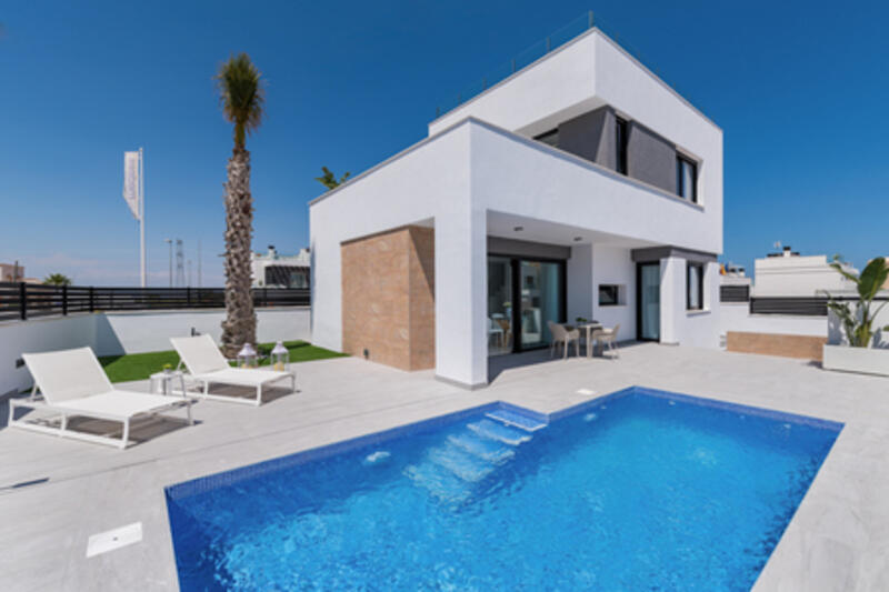 Villa for sale in Villamartin, Alicante