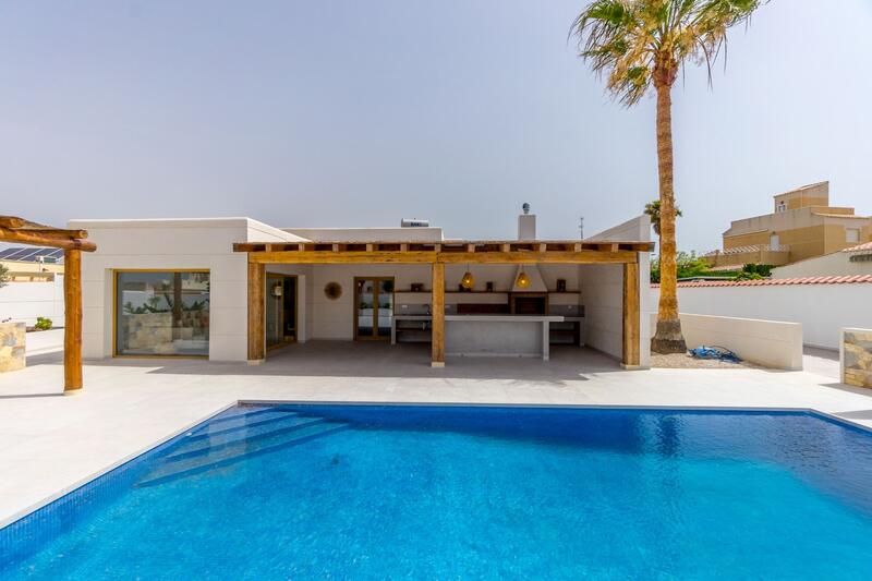 4 bedroom Villa for sale