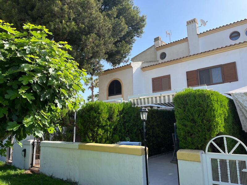 Casa Cueva en venta en Torrevieja, Alicante