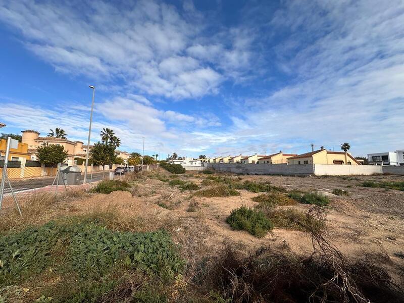 Land for sale in La Marina, Alicante