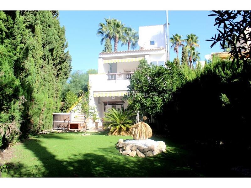 Villa til salg i Villamartin, Alicante