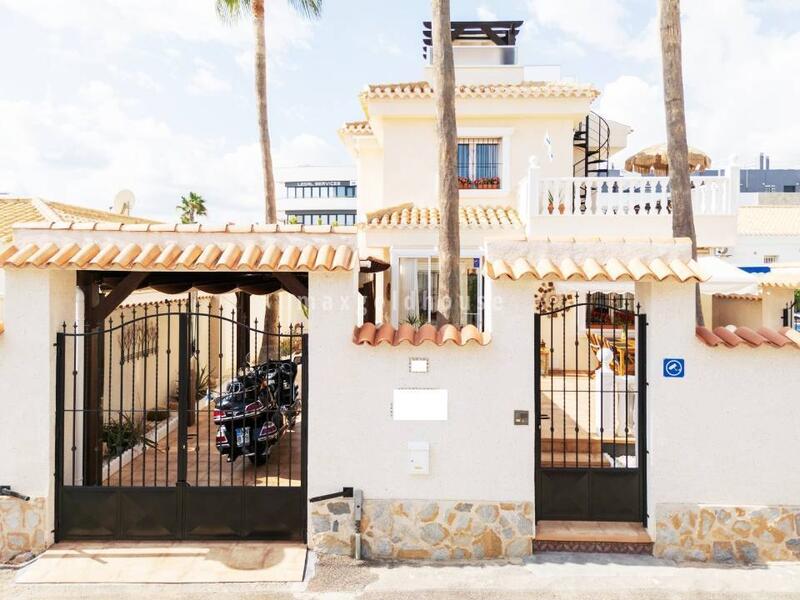 Villa till salu i Orihuela Costa, Alicante