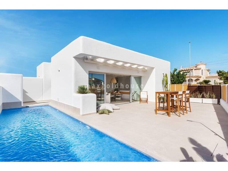 Villa for sale in Los Alcazares, Murcia