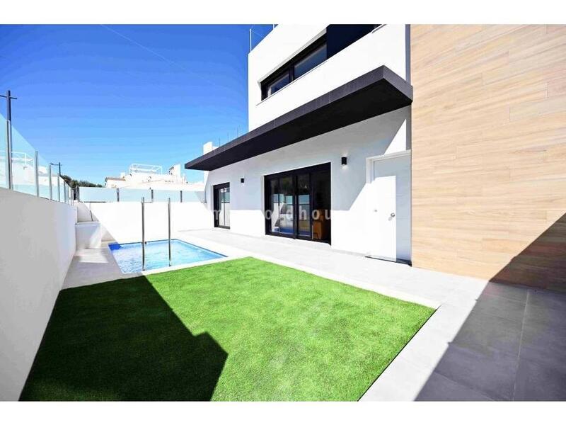 Villa en venta en Orihuela Costa, Alicante