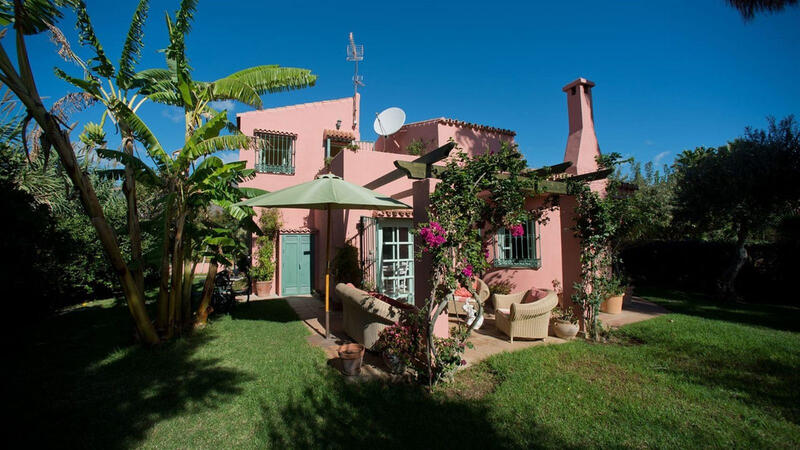Villa Te koop in Estepona, Málaga