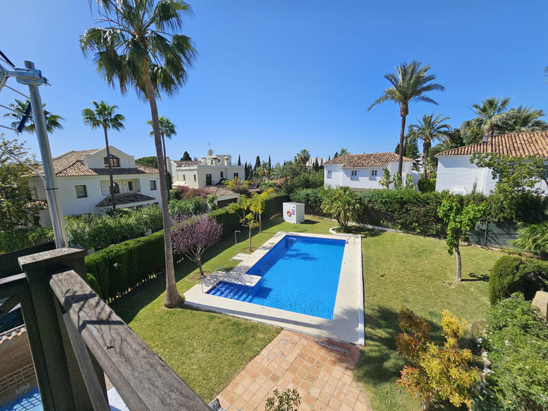 Villa en venta en Sierra Blanca, Málaga