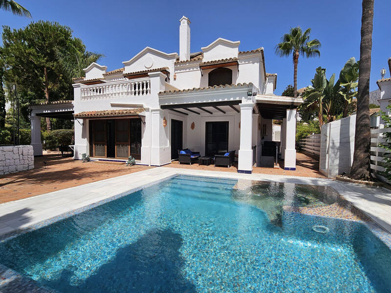 Villa for Long Term Rent in Golden Mile, Málaga