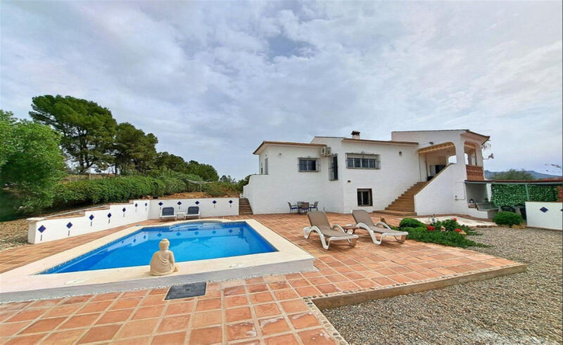 Villa for sale in Pizarra, Málaga