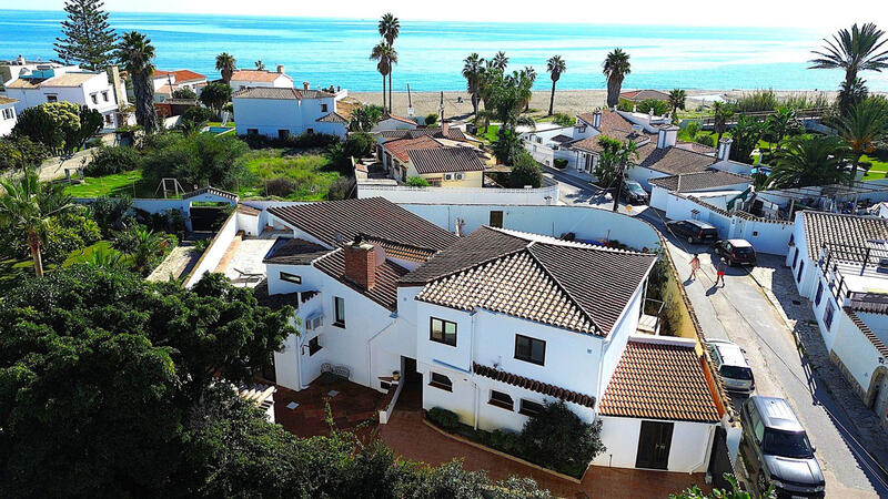 Villa til salg i Estepona, Málaga