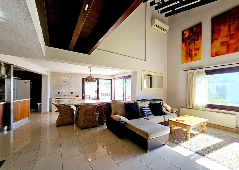 6 bedroom Villa for sale