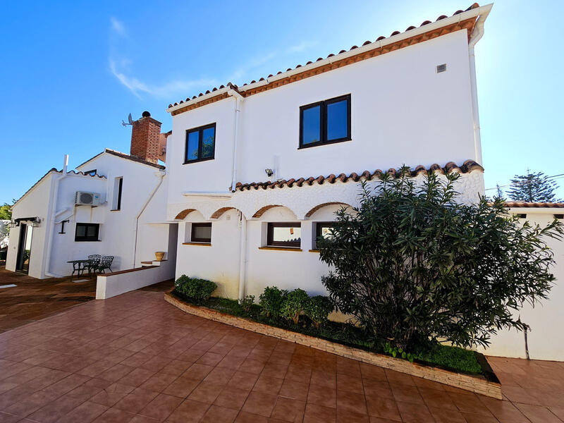 6 Cuarto Villa en venta