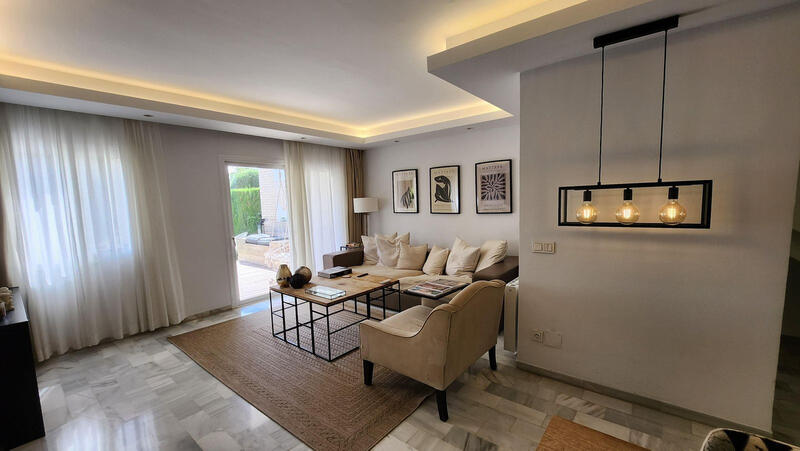 Duplex till salu i Nueva Andalucia, Málaga