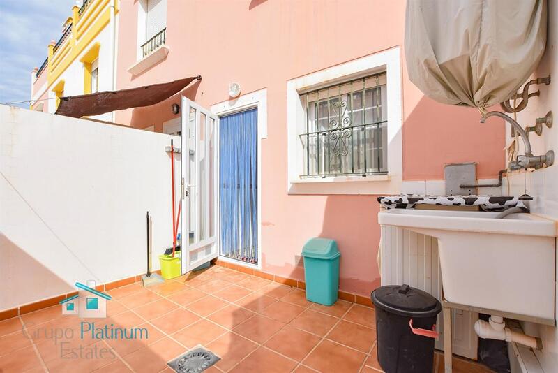 2 bedroom Townhouse for sale