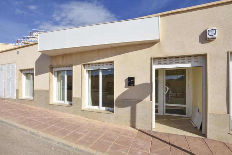 Local Comercial para alquiler a largo plazo en San Juan de los Terreros, Almería