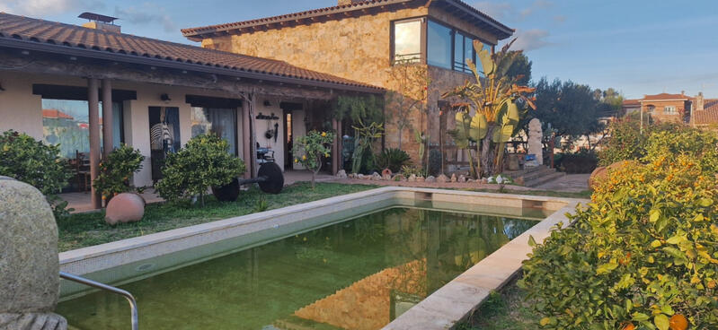 Villa en venta en Castellbisbal, Barcelona