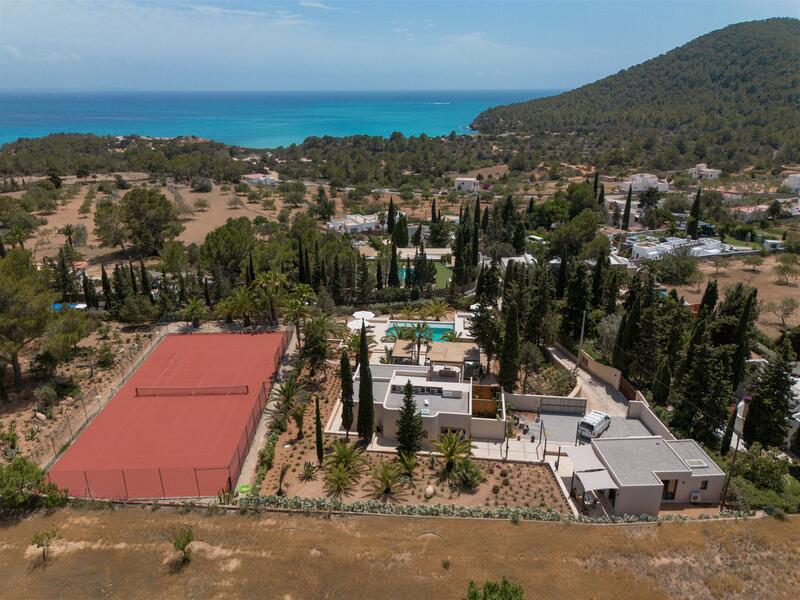 Villa en venta en Cala Portinax, Ibiza