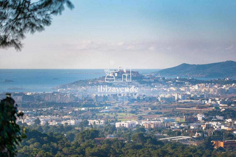 Villa til salgs i Santa Eularia Des Riu, Ibiza