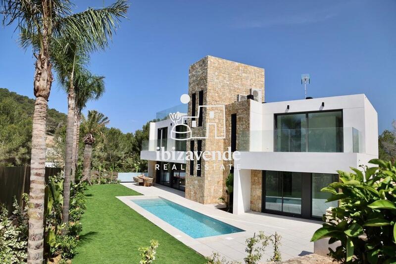 Villa til salgs i Santa Eularia Des Riu, Ibiza