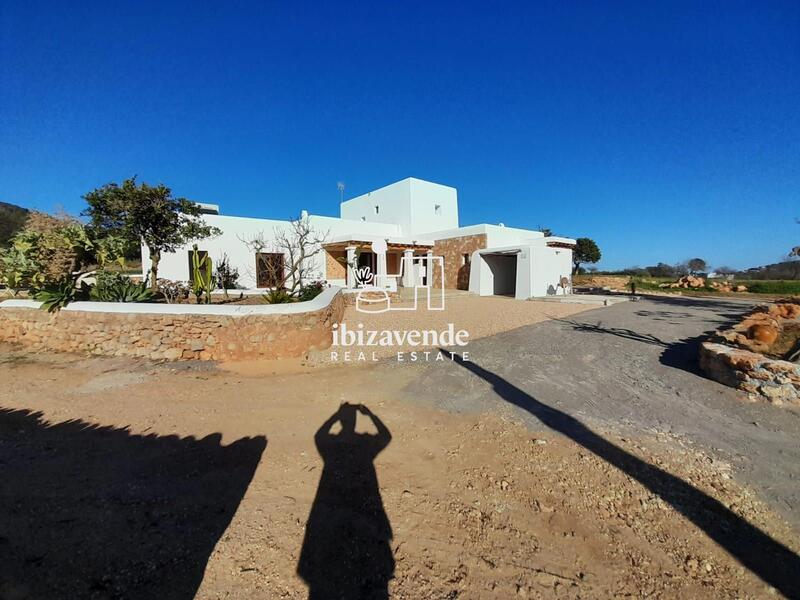 Villa à louer à long terme dans Santa Eularia Des Riu, Ibiza