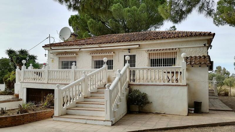 Casa de Campo en venta en Alhaurin el Grande, Málaga