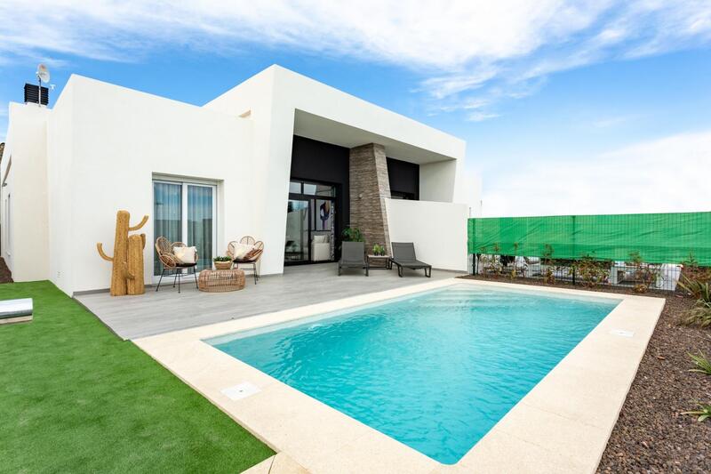 Villa for sale in Algorfa, Alicante