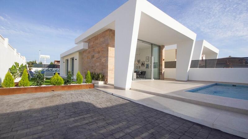 Villa till salu i Torrevieja, Alicante