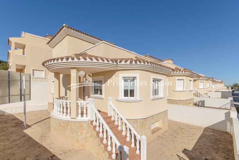 Villa en venta en San Miguel de Salinas, Alicante