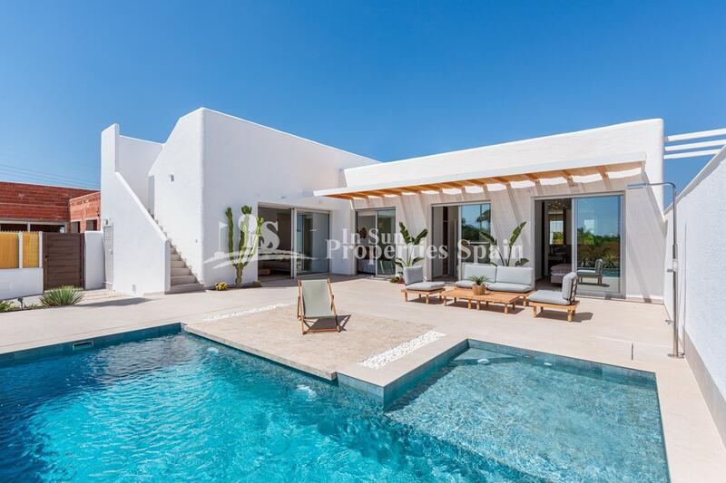 Villa for sale in Benijófar, Alicante