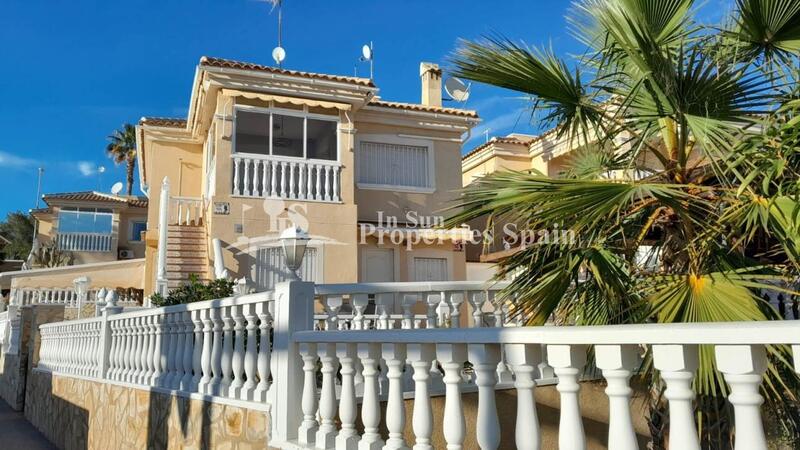 Villa en venta en Orihuela Costa, Alicante