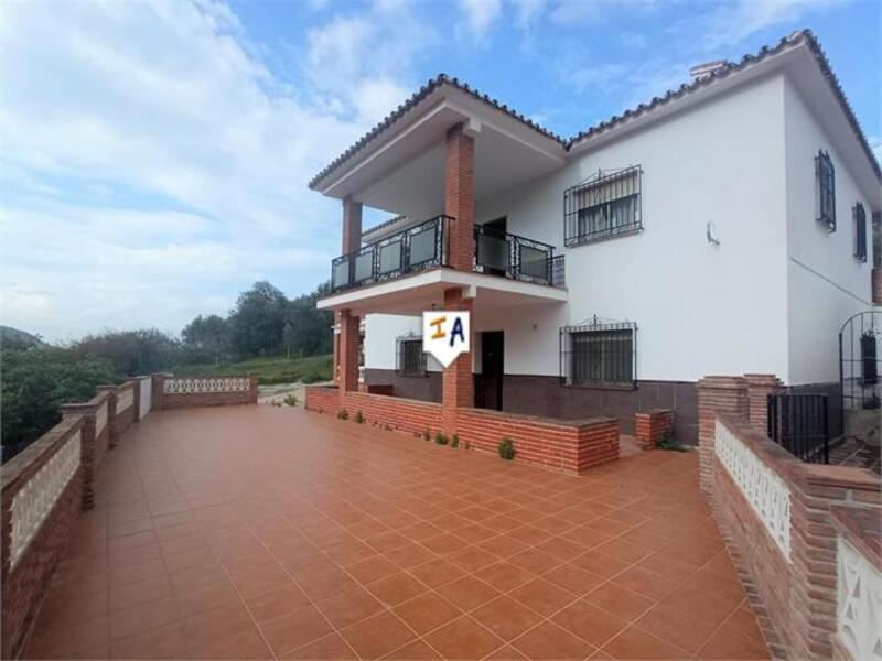 Villa en venta en Alcaucin, Málaga