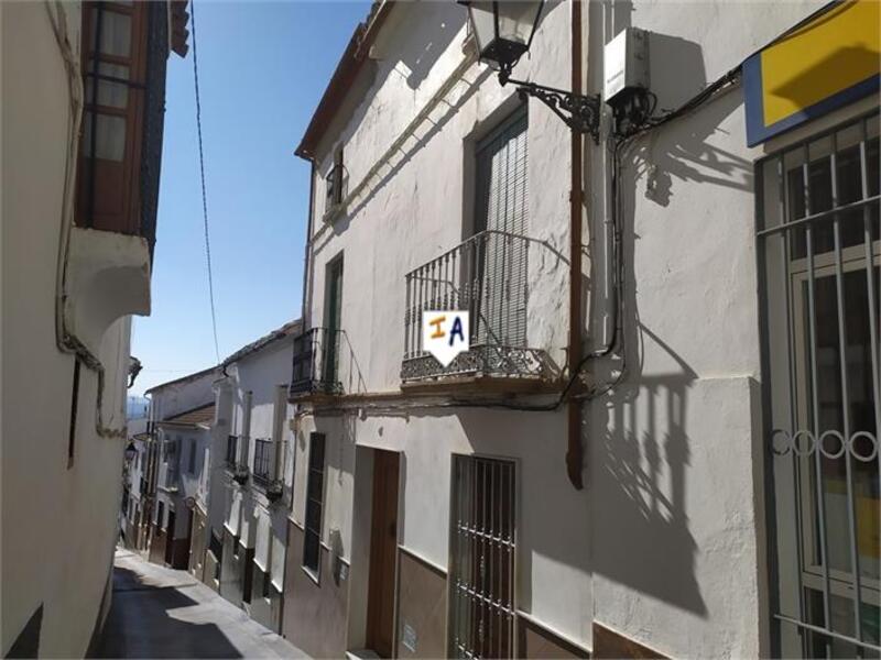 Gezinswoning Te koop in Iznajar, Córdoba