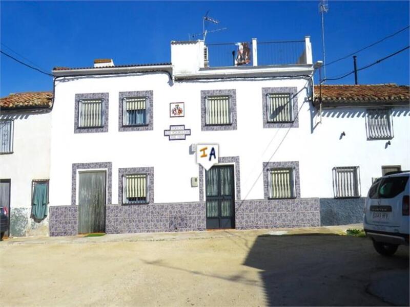 Townhouse for sale in Media Panilla, Jaén