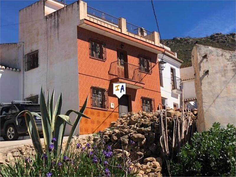 Townhouse for sale in Alcaucin, Málaga