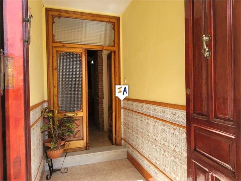 5 bedroom Townhouse for sale