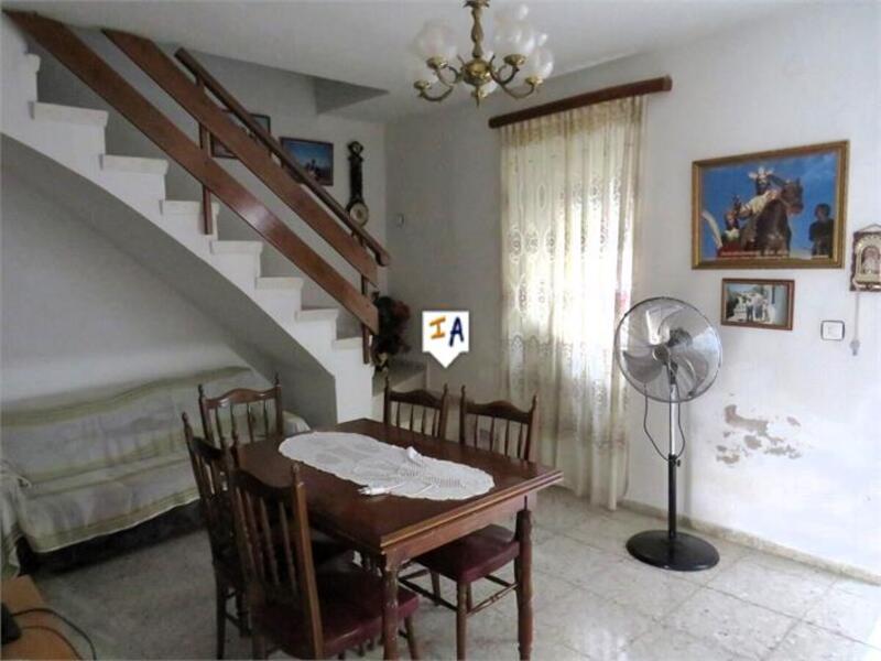 4 bedroom Townhouse for sale