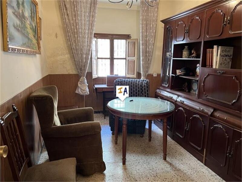 4 bedroom Townhouse for sale