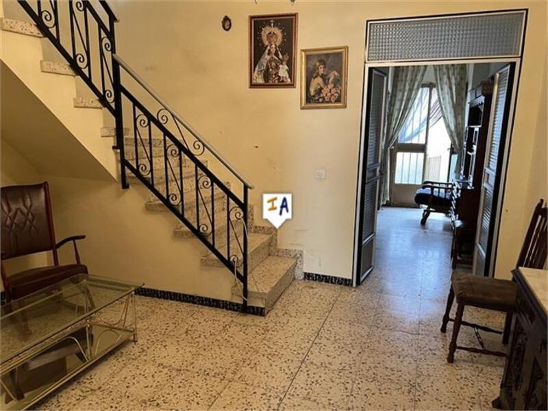 4 bedroom Townhouse for sale