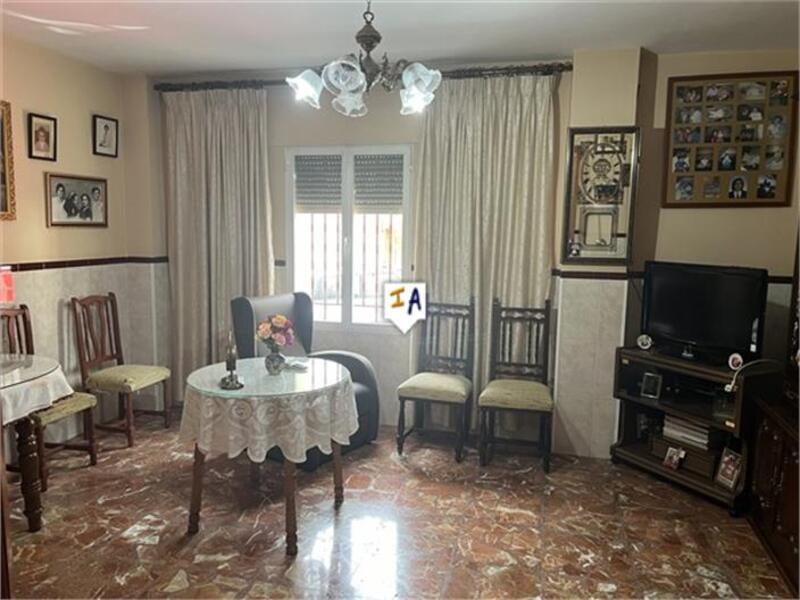 4 bedroom Townhouse for sale